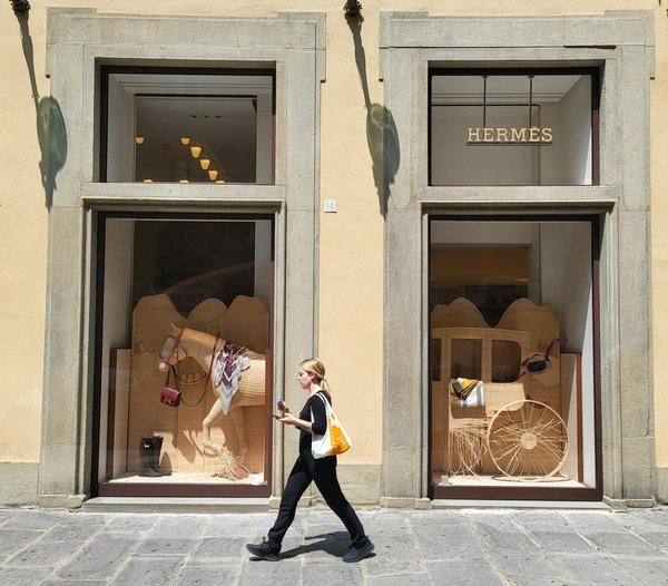 Discover the Best Spots in Edinburgh for Personalized Cashmere Scarves